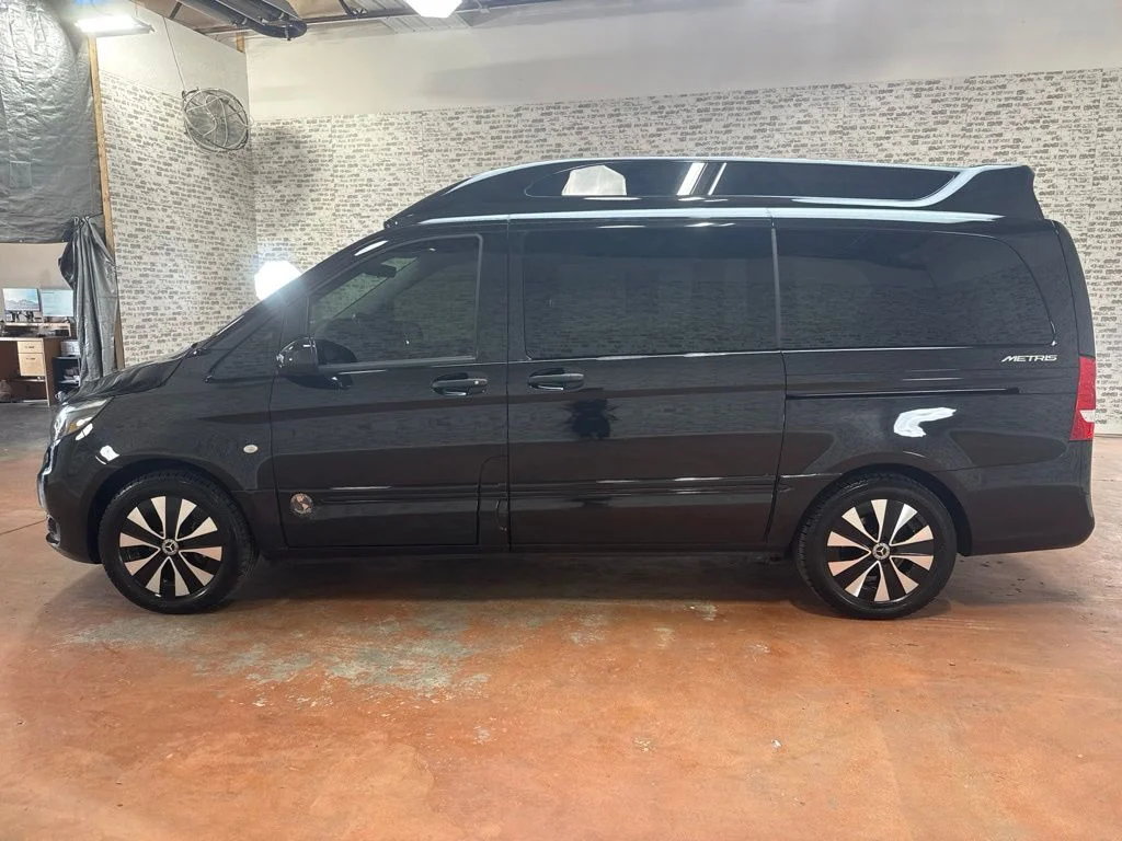 Used 2022  Mercedes-Benz Passenger image 4