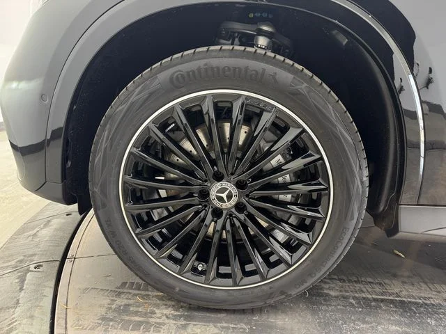 New 2027 Black Mercedes-Benz GLC 300 image 10