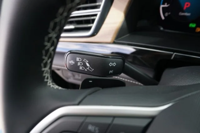 New 2026 Deep Black Pearl Volkswagen 2.0T SE w/Technology image 29