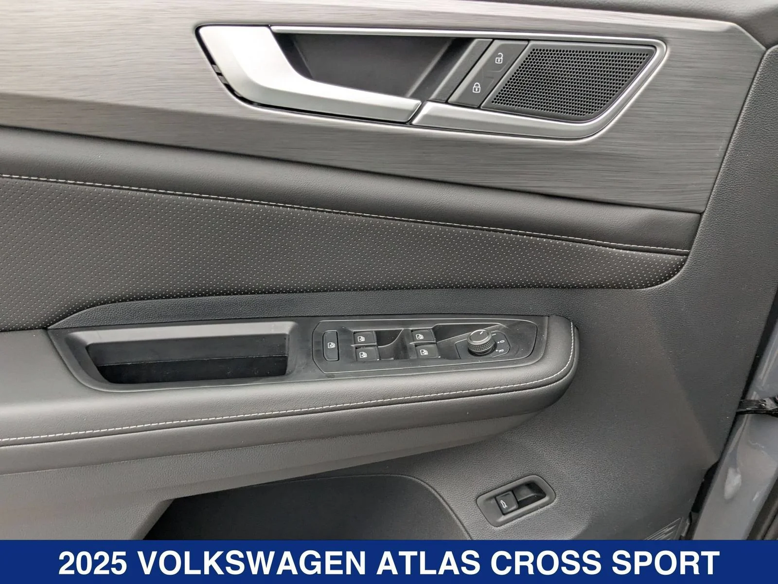 New 2025 Pure Gray Volkswagen 2.0T SE w/ Technology image 11
