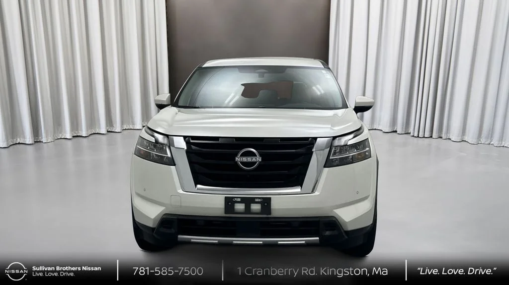 Used 2023 White Nissan SL image 2