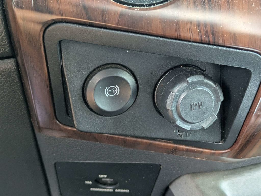 Used 2016 White Ford Lariat image 23