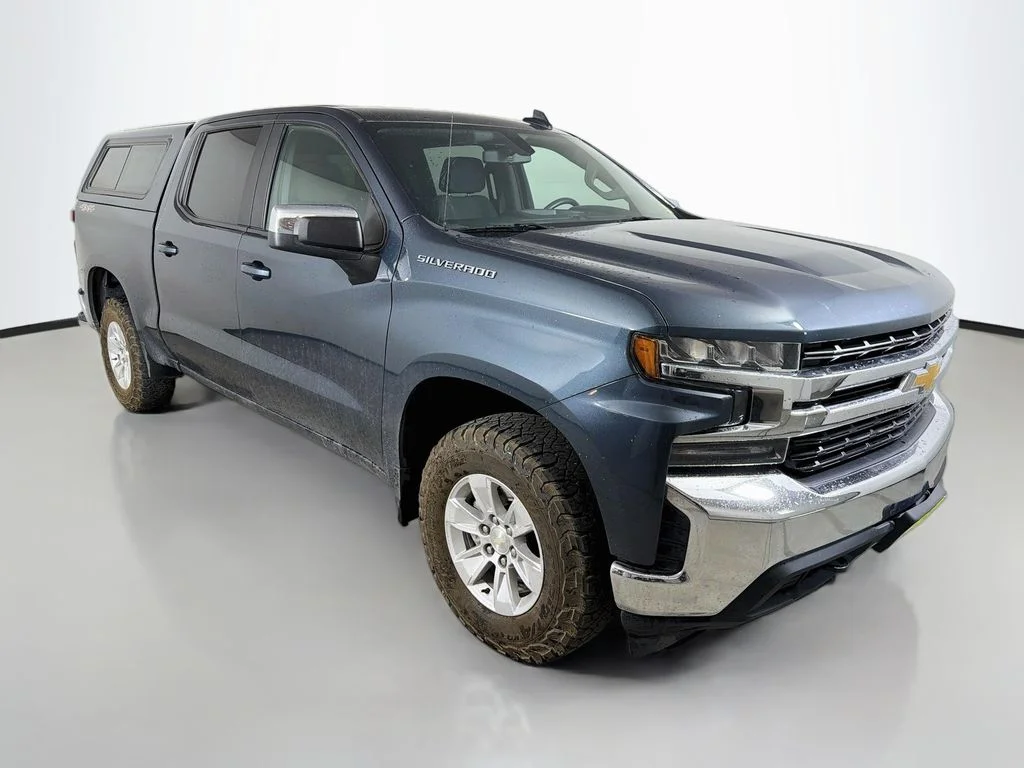 Used 2020 Gray Chevrolet LT image 4
