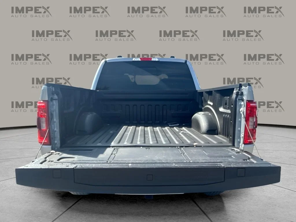 Used 2022 Silver Ford XLT image 3