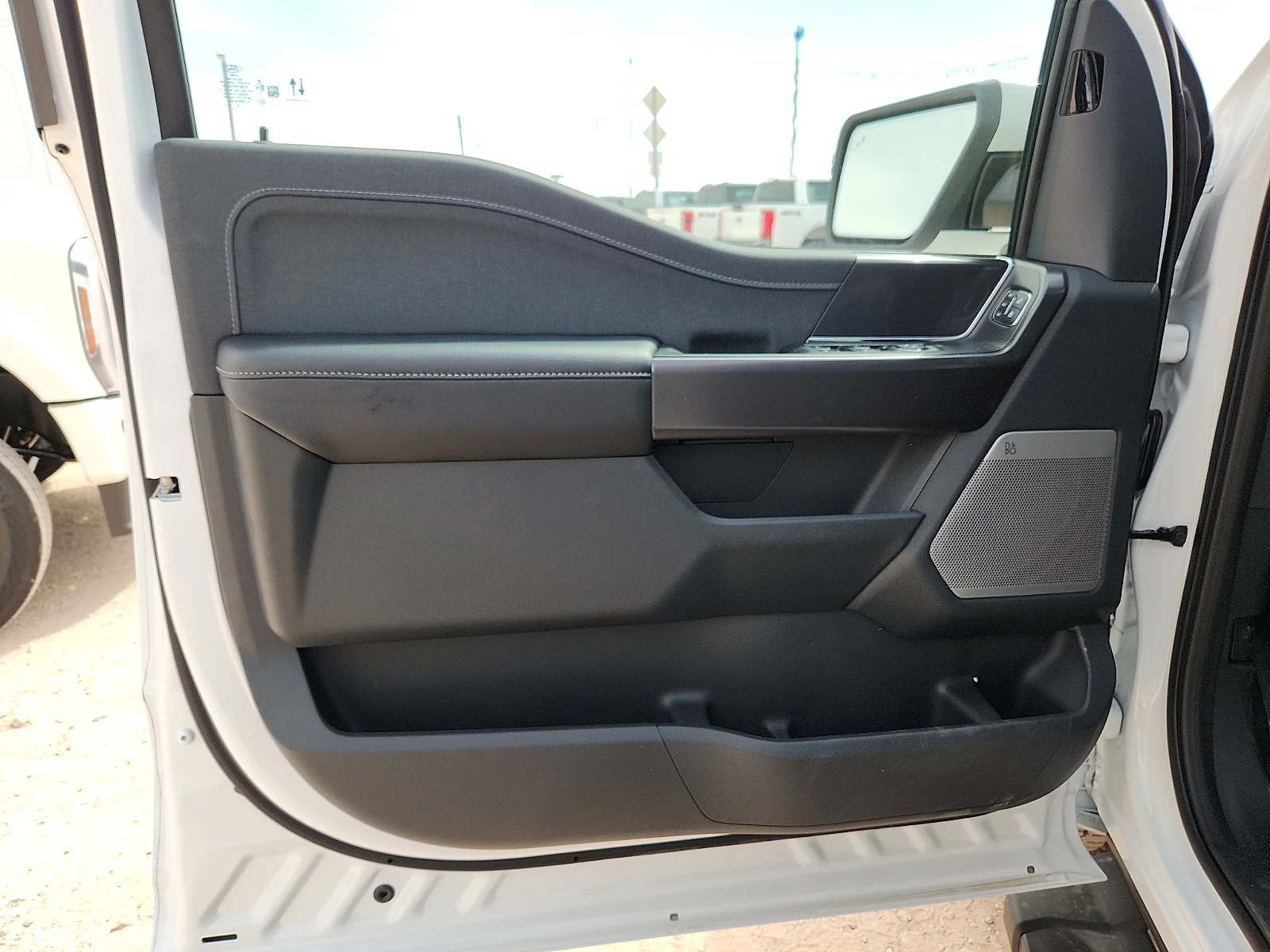 New 2026 Oxford White Ford Lariat image 14
