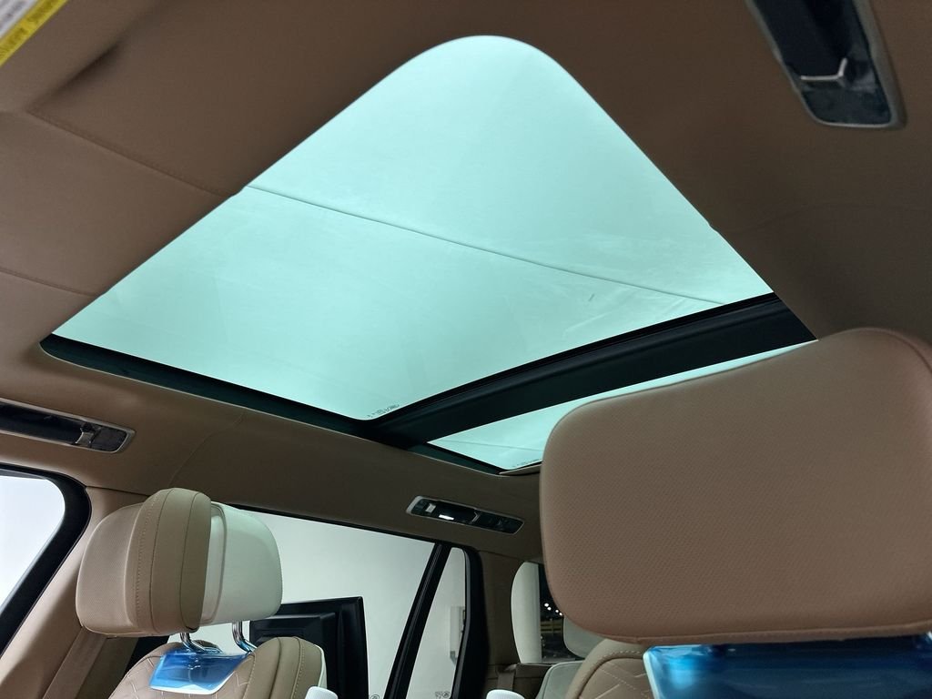 New 2026  Land Rover SV image 20