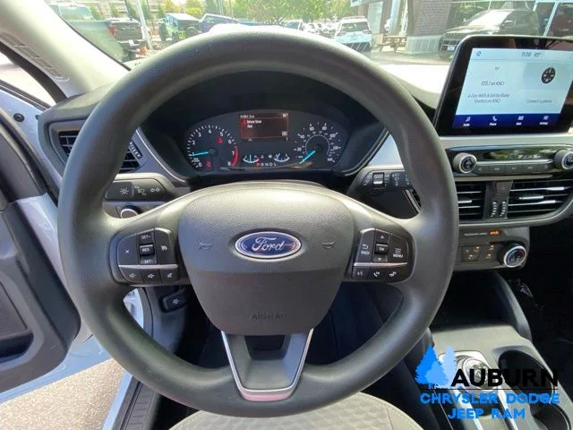 Used 2022 White Ford SE image 30