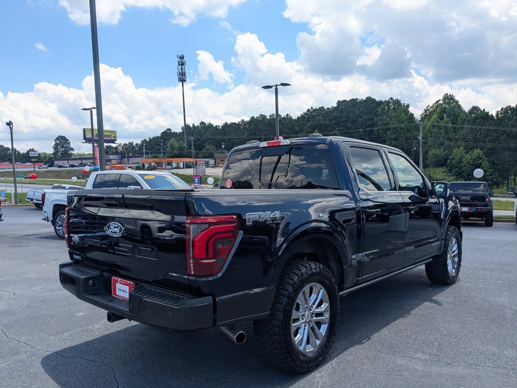 Used 2024  Ford King Ranch image 5