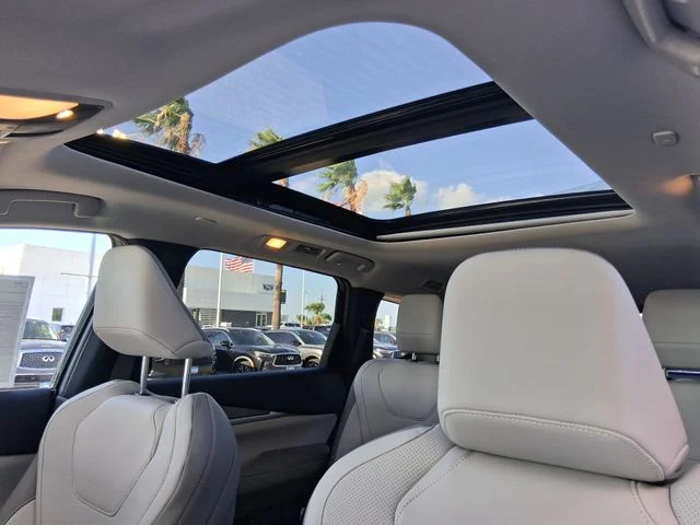 New 2027 MINERAL BLACK INFINITI Luxe FWD image 19