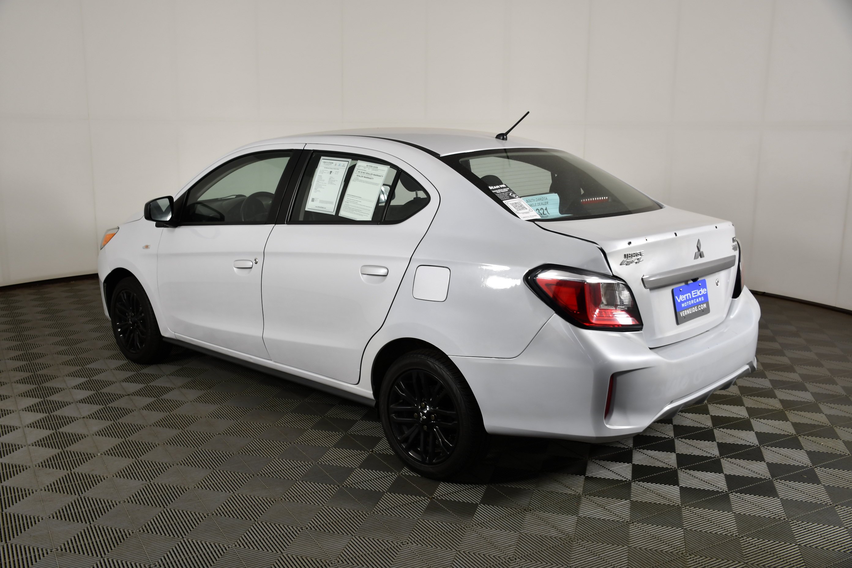 Used 2022 White Mitsubishi Black Edition image 8