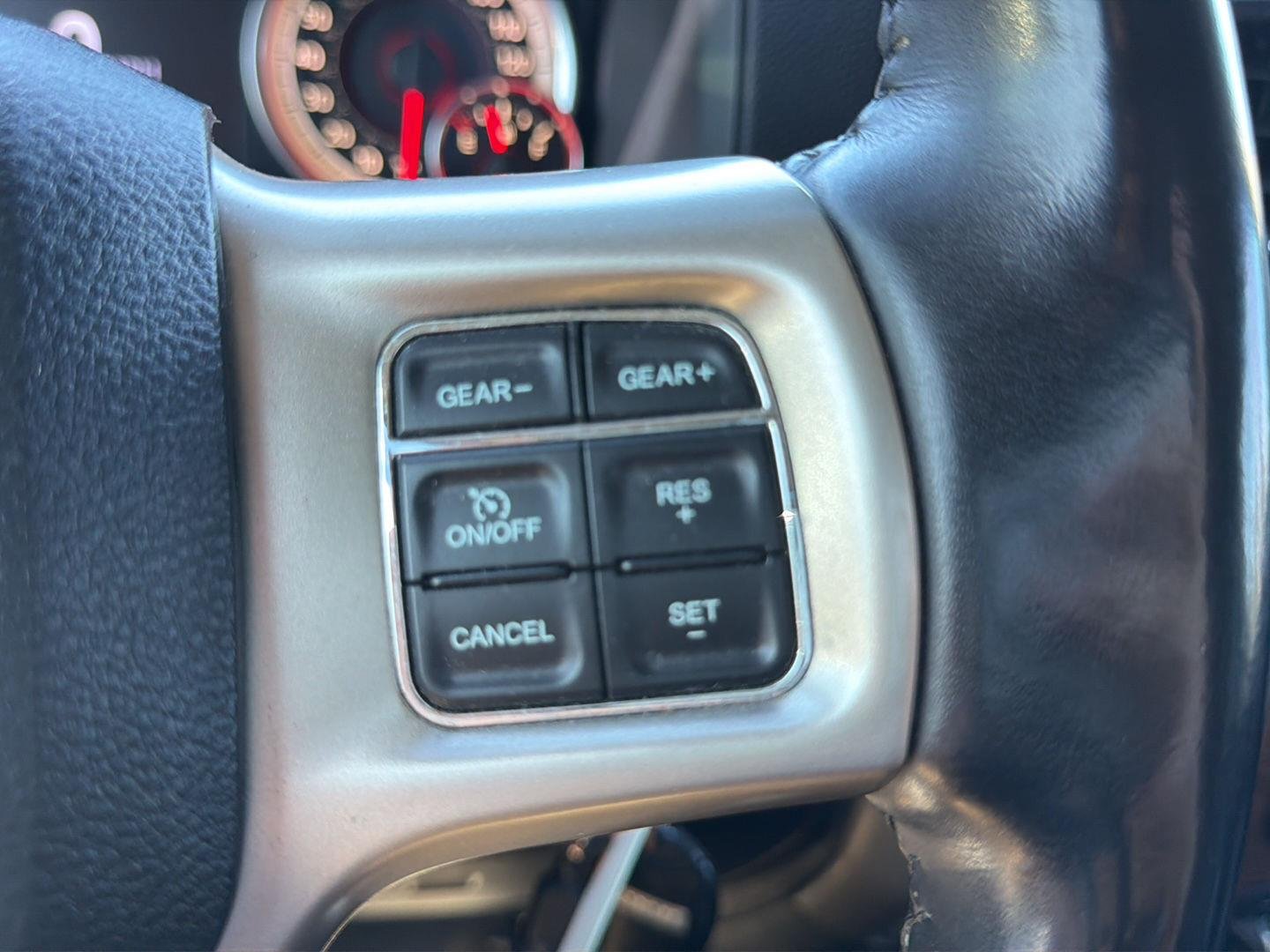 Used 2018  RAM Laramie image 21