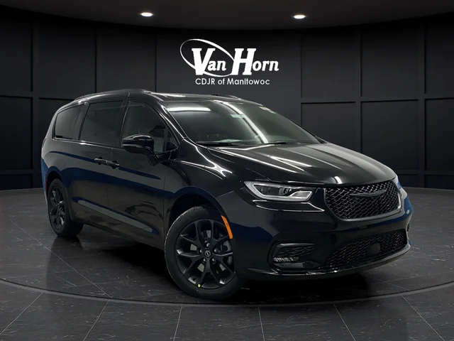 2026 Chrysler Pacifica Limited AWD's photo