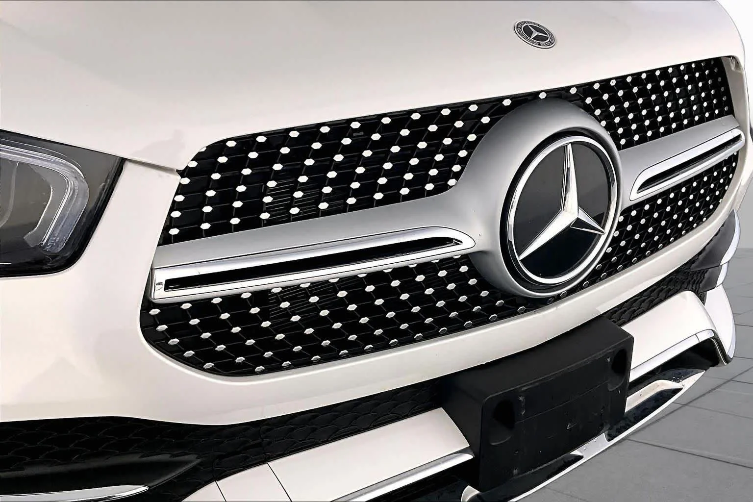 Certified Used 2023 Polar White Mercedes-Benz GLE 450 image 32