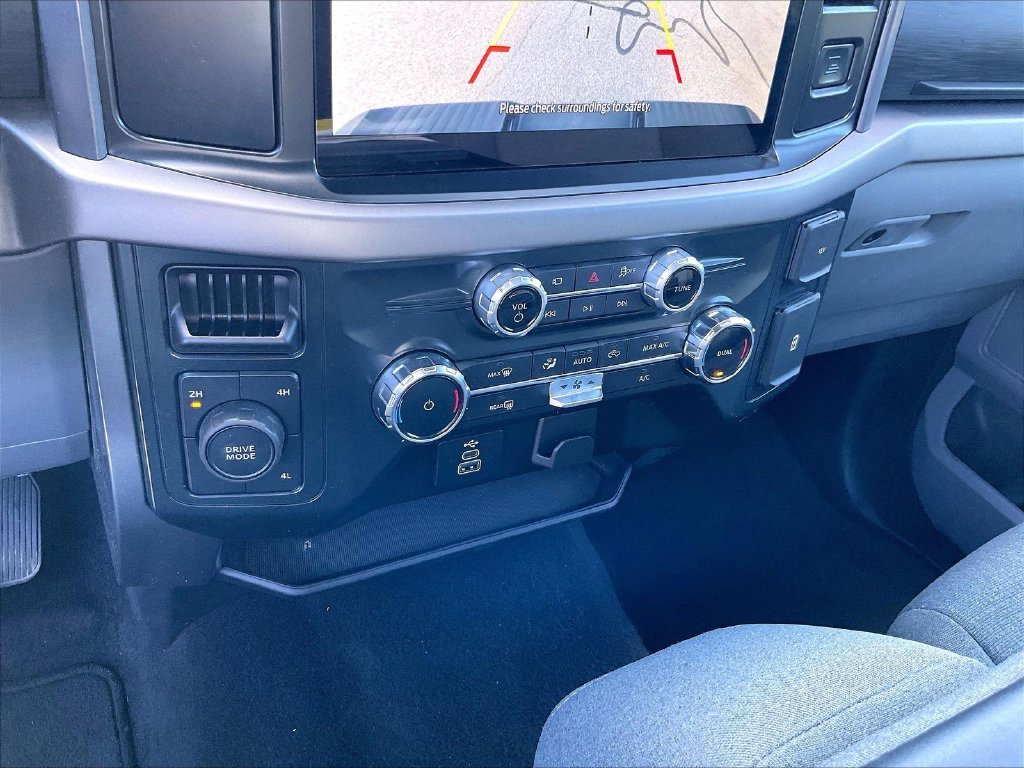 Used 2025 Blue Metallic Ford XLT image 25