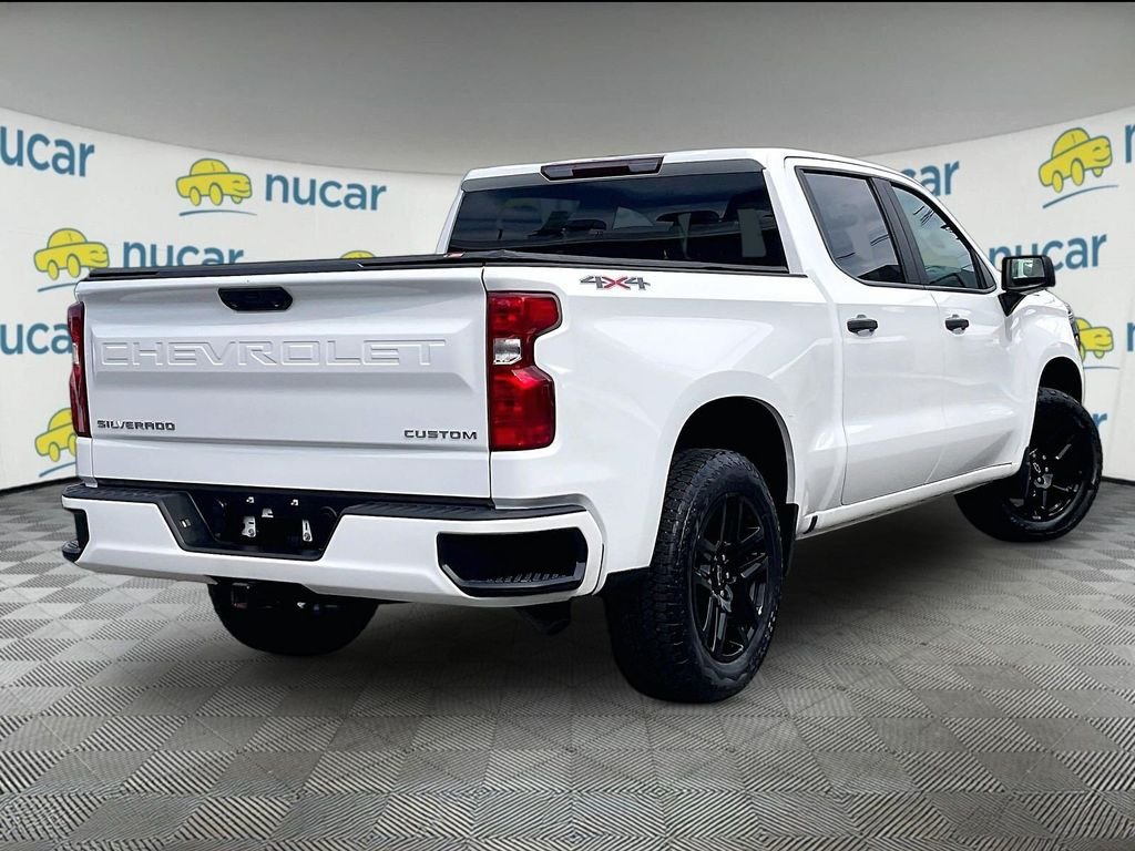 Used 2023 White Chevrolet Custom image 6