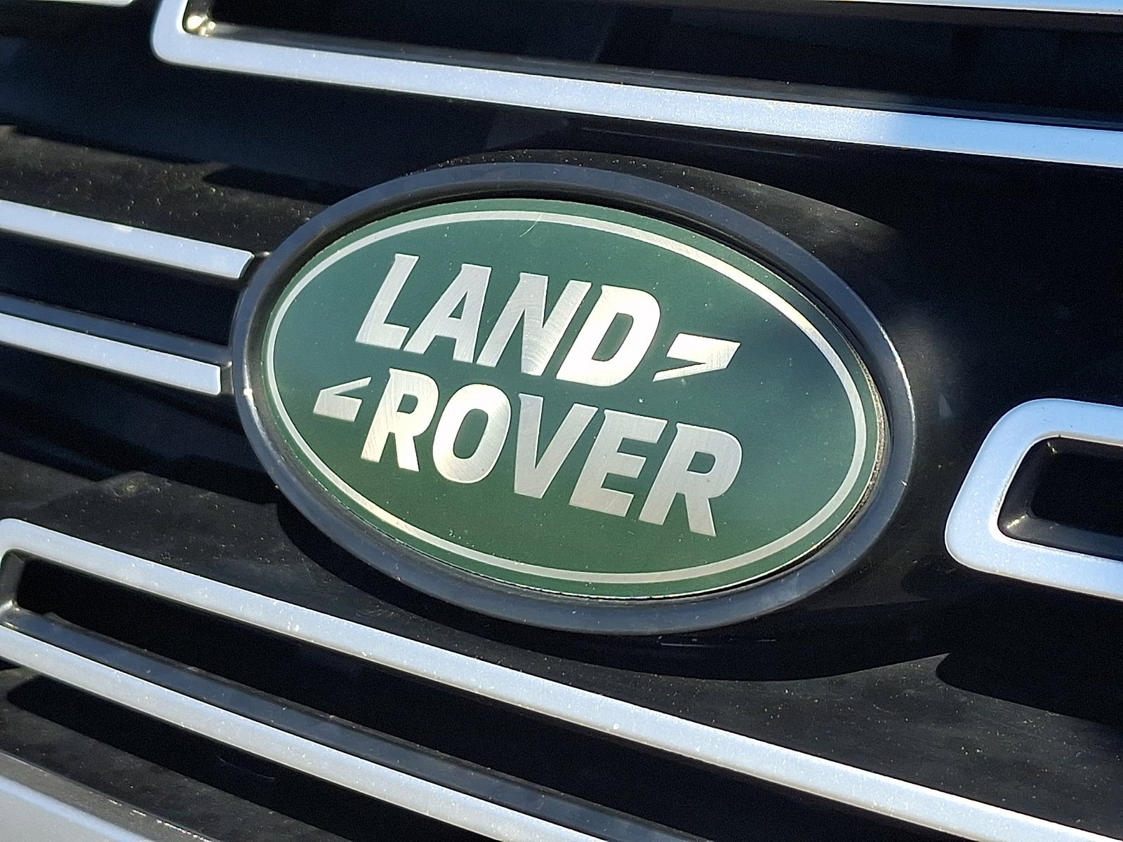 Certified Used 2025 Santorini Black Metallic   1Ag Land Rover Autobiography image 39