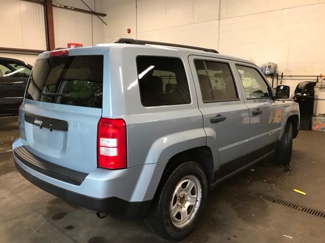 Used 2013 Beige Jeep Sport image 4
