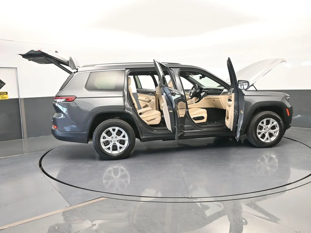 Used 2023 Baltic Gray Metallic Clearcoat Jeep Limited image 80