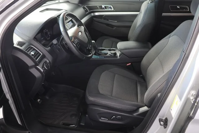 Used 2017 Silver Ford XLT image 17
