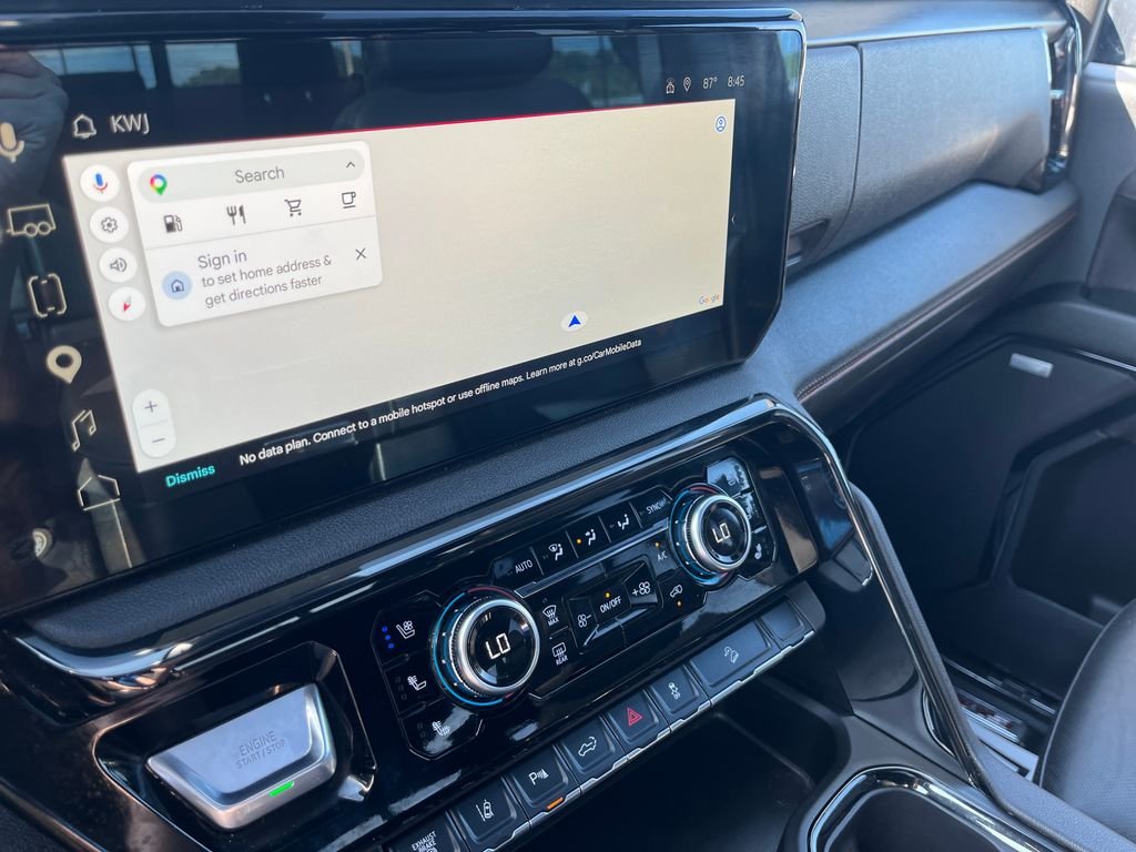 Used 2025 White GMC AT4 image 17