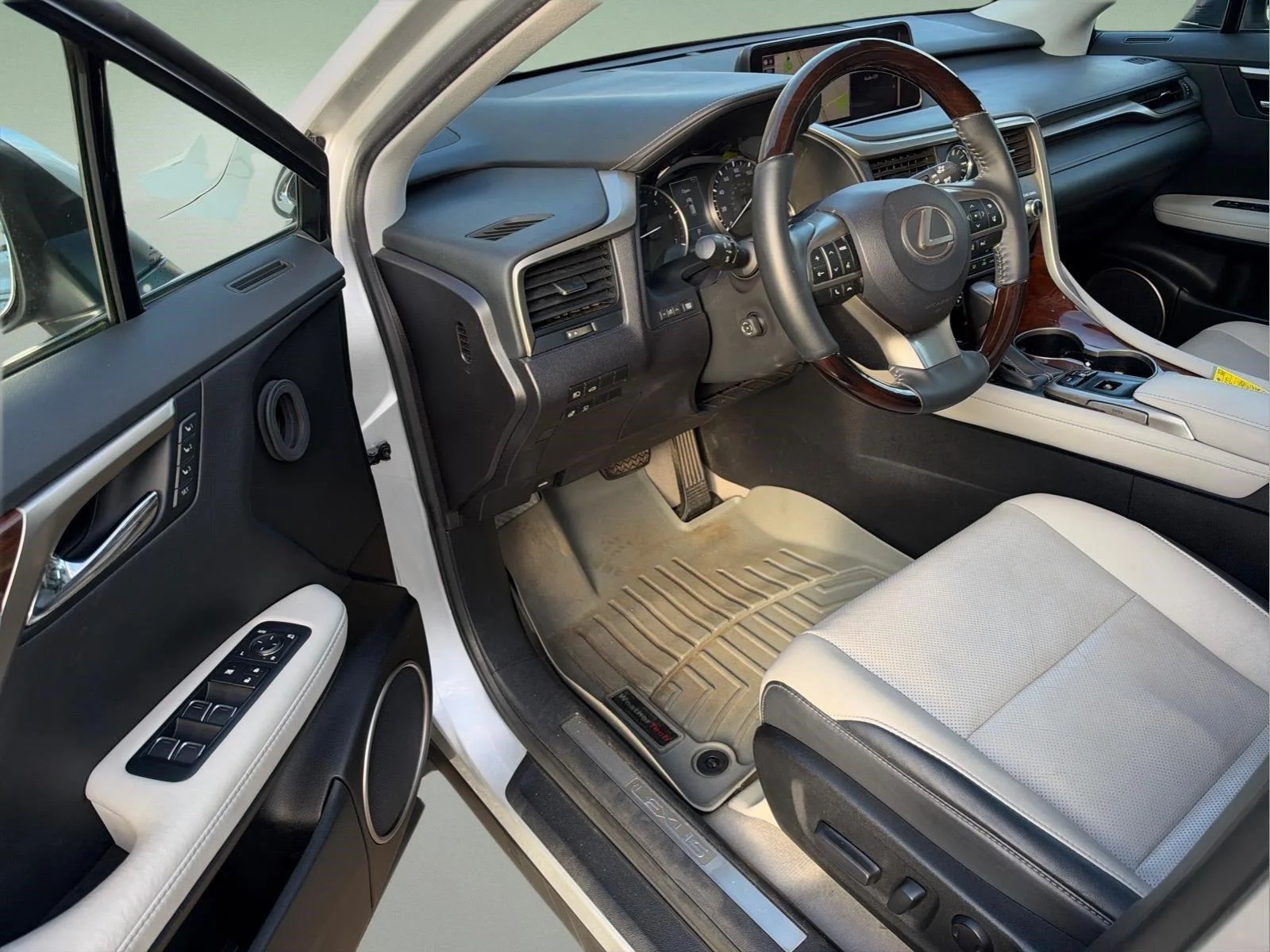 Used 2017 Silver Lining Metallic Lexus RX 350 image 15
