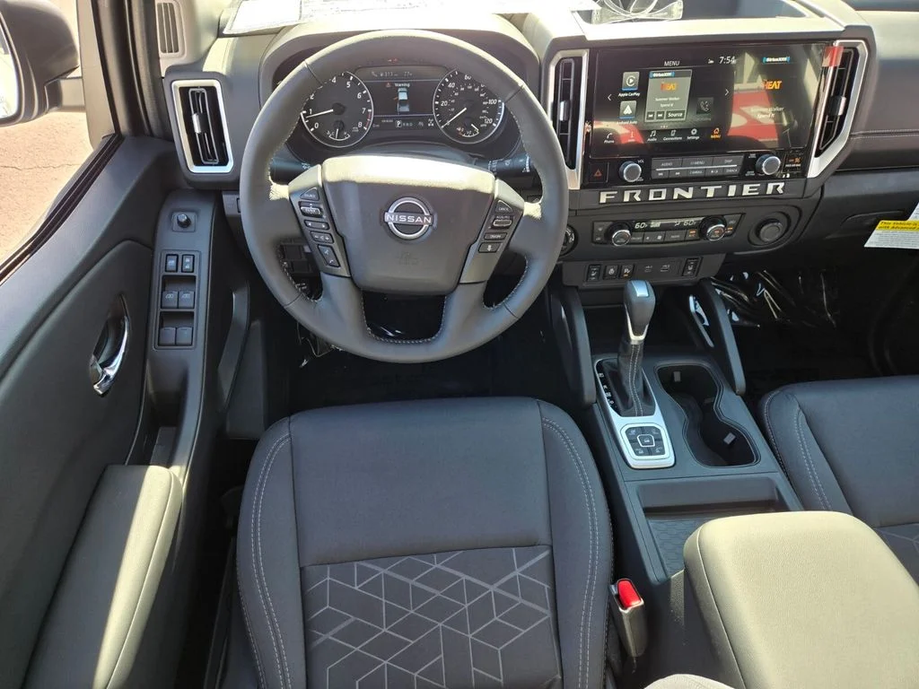 2026 Nissan Frontier SV - Photo 8