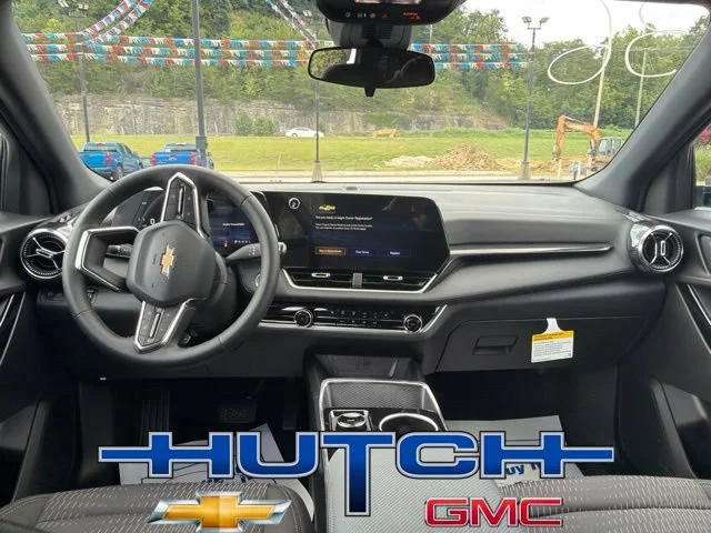New 2027 Summit White Chevrolet LT image 19