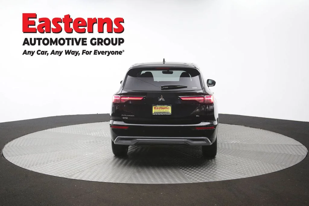 Used 2025 Black Mitsubishi SE image 38