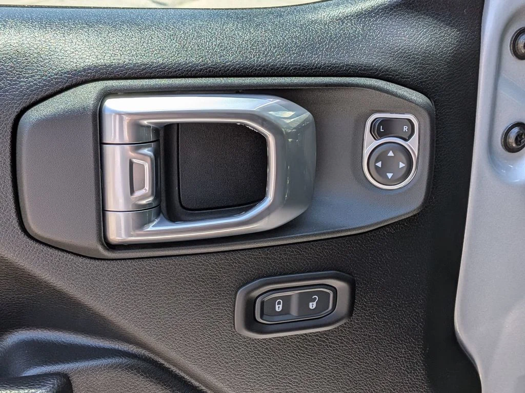 Used 2023 Silver Jeep Rubicon 4xe image 10