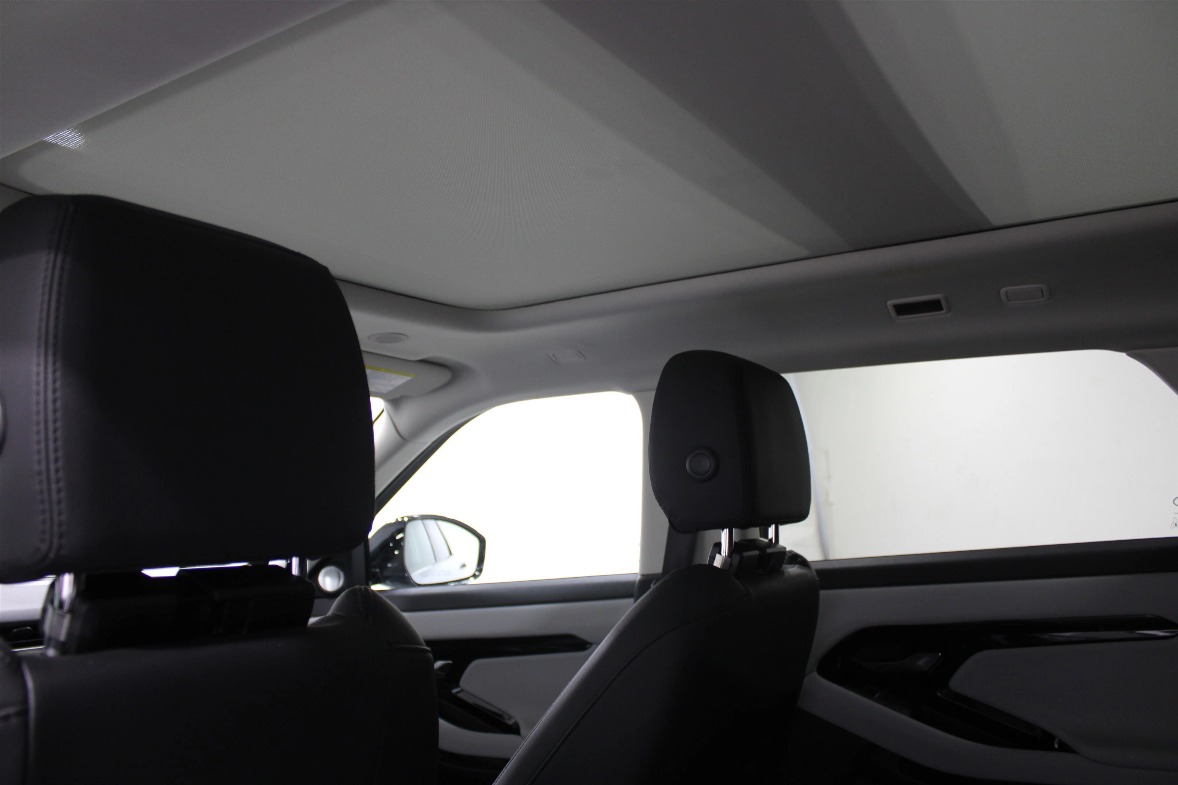2024 Land Rover Range Rover Evoque Dynamic SE - Photo 19