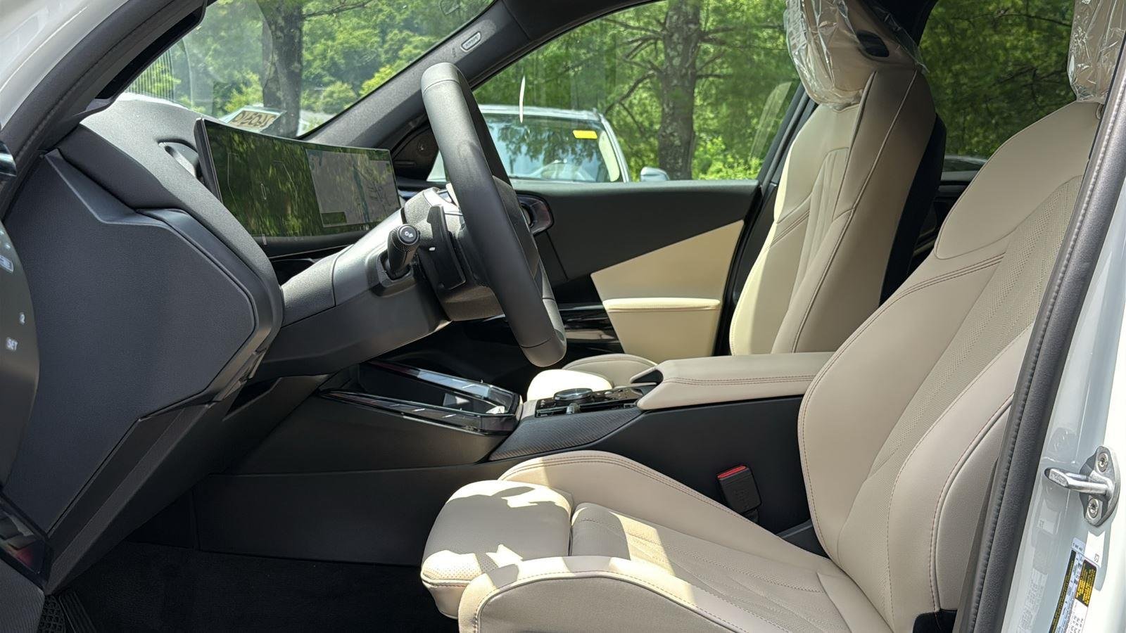 New 2026 Mineral White Metallic BMW 30 xDrive image 10
