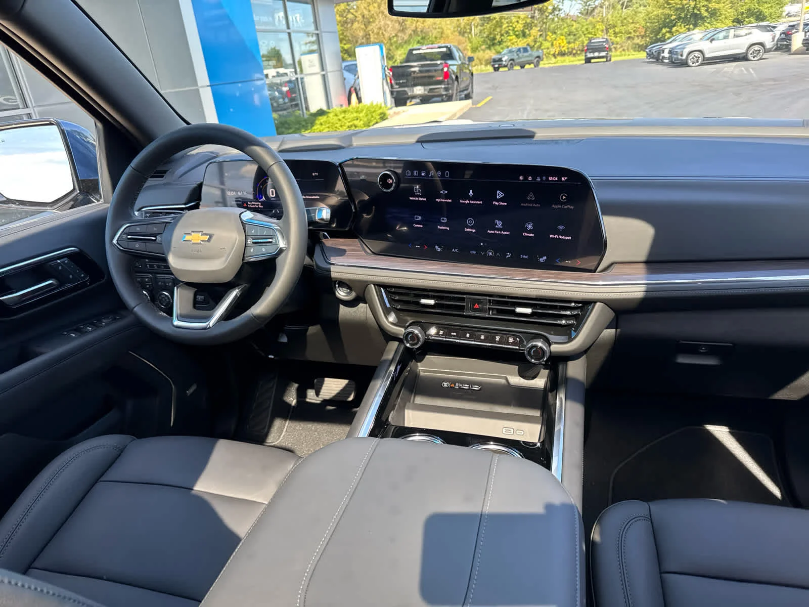 2027 Chevrolet Suburban LT - Photo 7