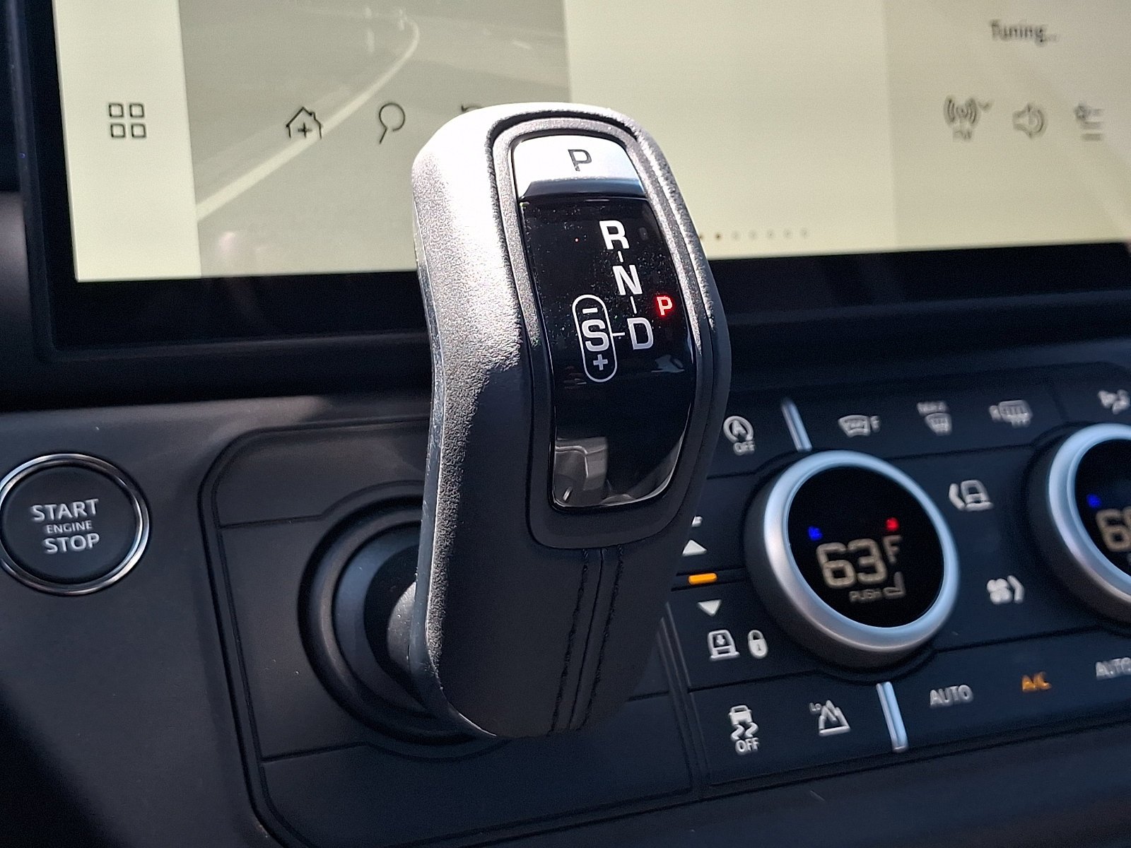 New 2026 Fuji White Land Rover X-Dynamic SE image 10