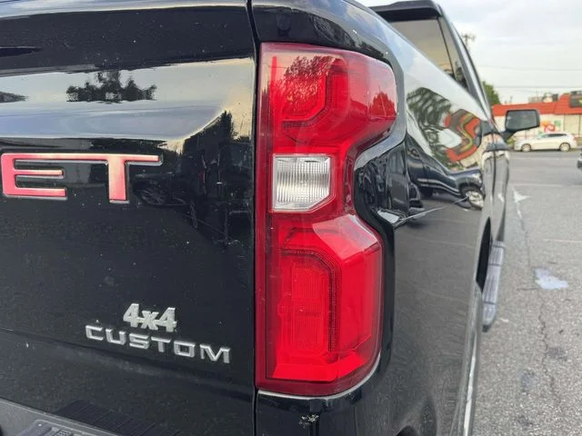 Used 2022 Black Chevrolet Custom image 15