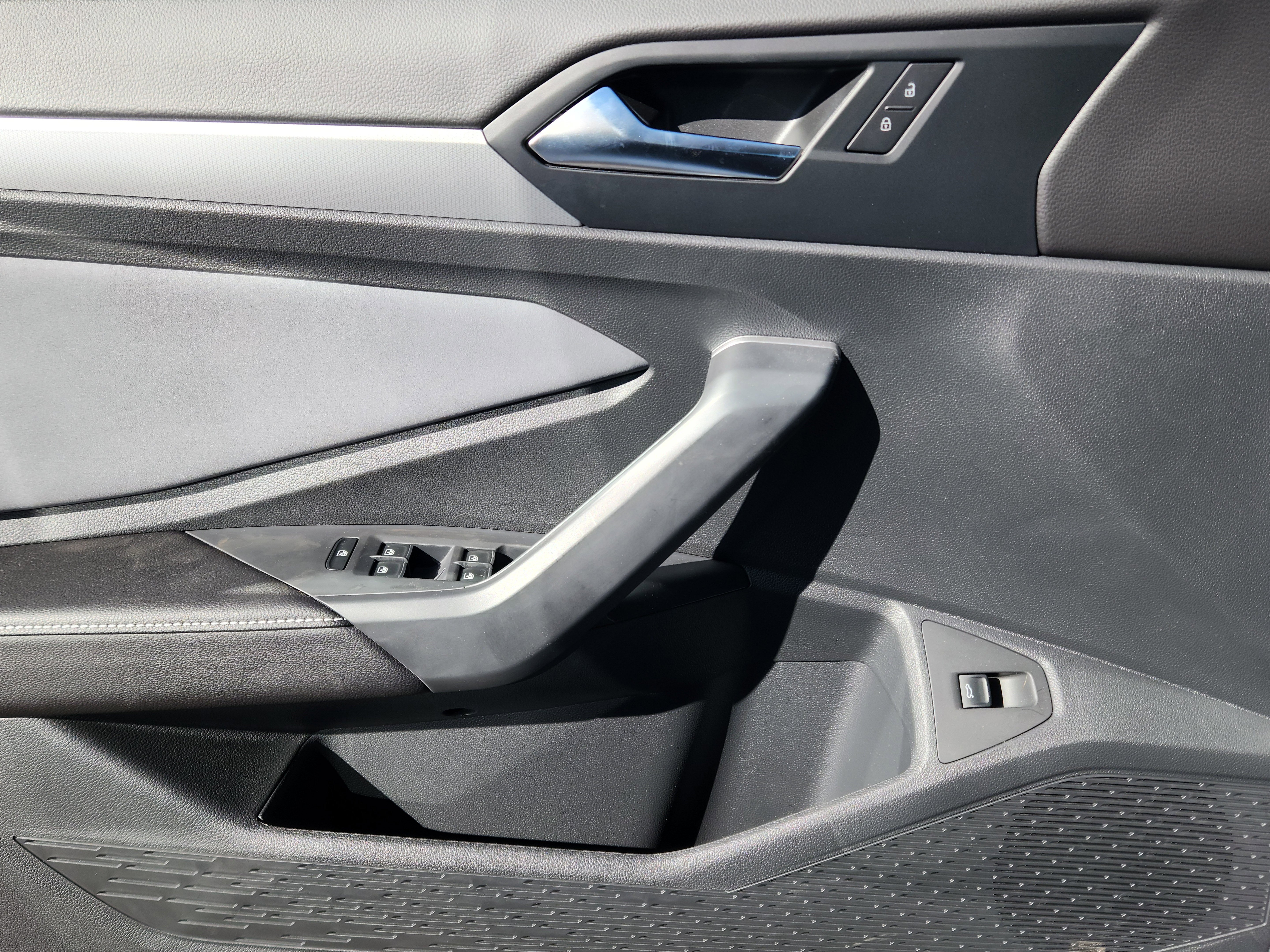 2025 Volkswagen Jetta SE - Photo 7