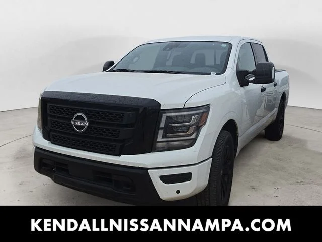 2023 Nissan Titan SV 4X4 Crew Cab's photo