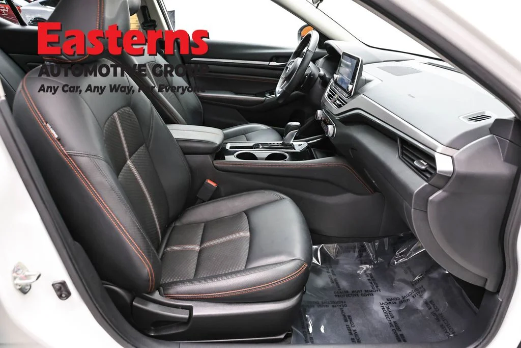 Used 2023 White Nissan 2.5 SR image 24