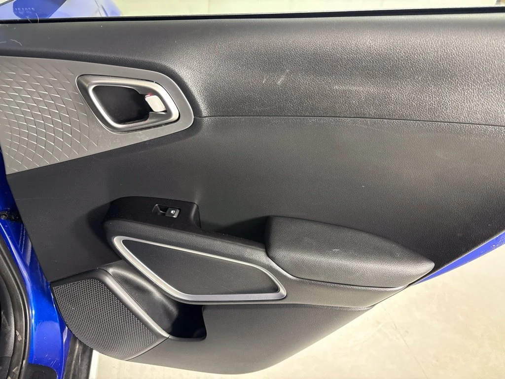 Used 2022 Blue Kia X-Line image 18