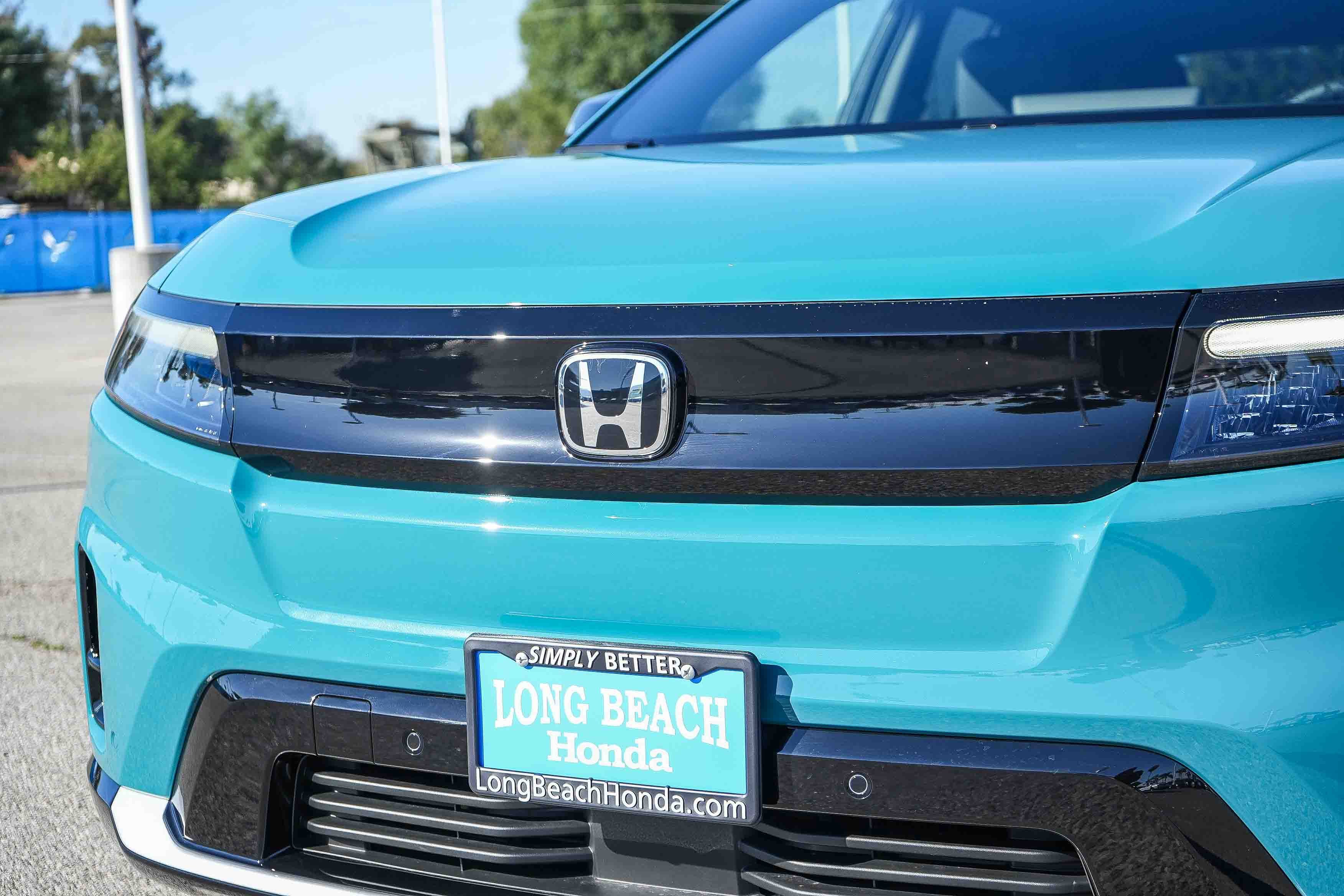 New 2026 North Shore Pearl Honda Touring image 5
