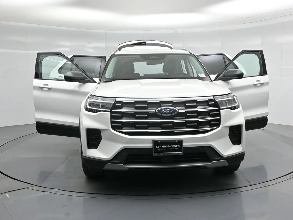 New 2026 Star White Metallic Tri-Coat Ford Active image 32