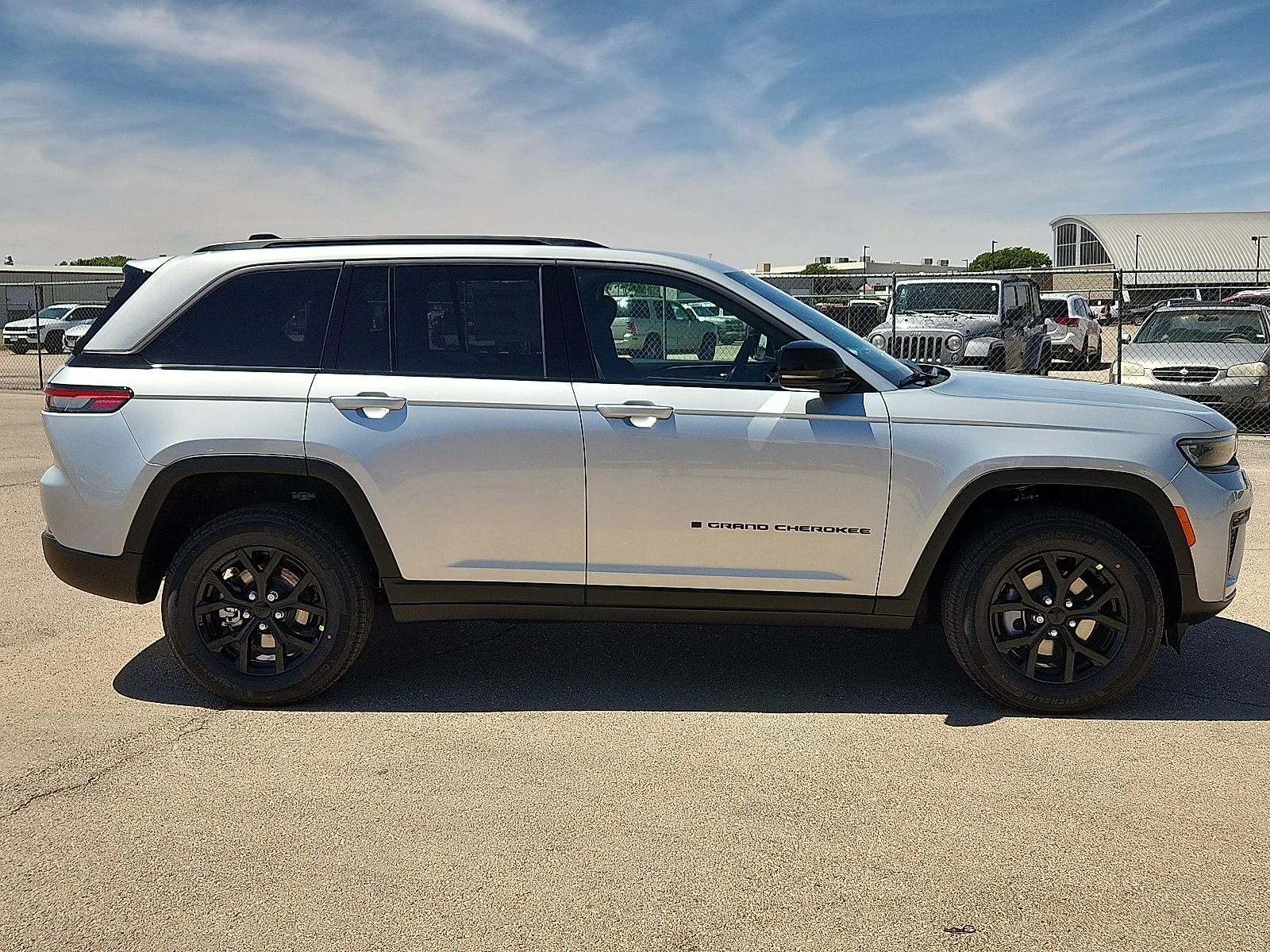 New 2026 Silver Zynith Jeep LAREDO ALTITUDE 4X4 image 5