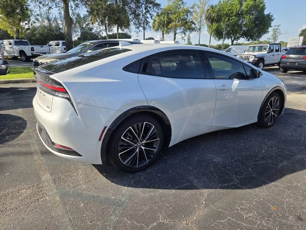 Used 2024 Pearl Toyota XLE image 5