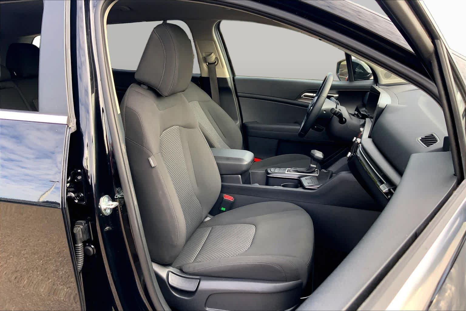 Used 2026 Ebony Black Kia LX image 9