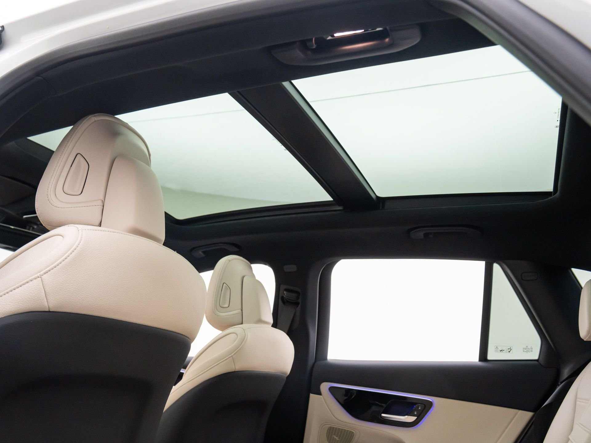 New 2026 White Mercedes-Benz GLC 300 image 17