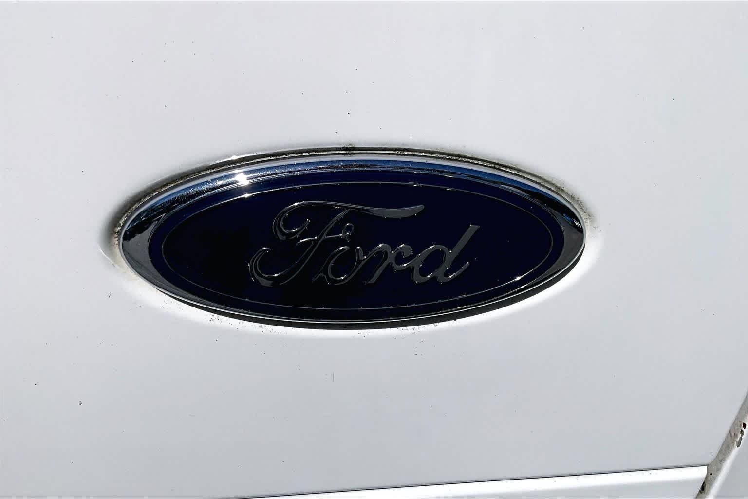 Used 2005  Ford Lariat image 29