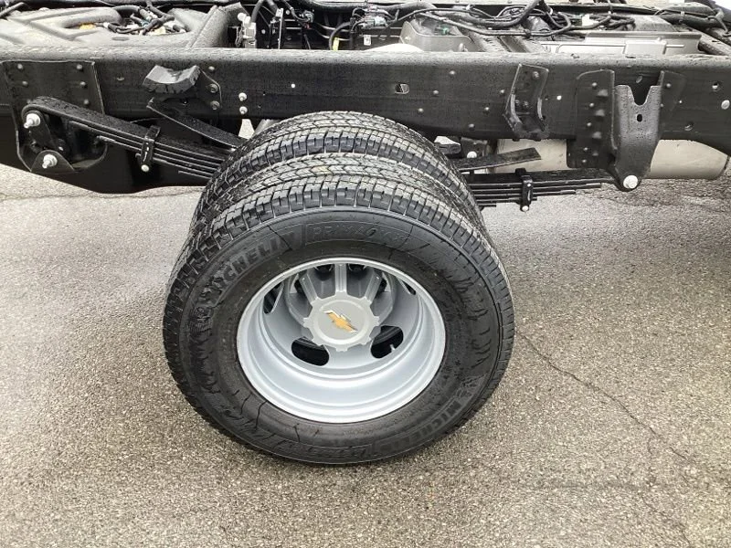 New 2026 Summit White Chevrolet Work Truck image 11