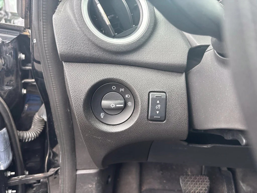Used 2019 Black Ford SE image 13