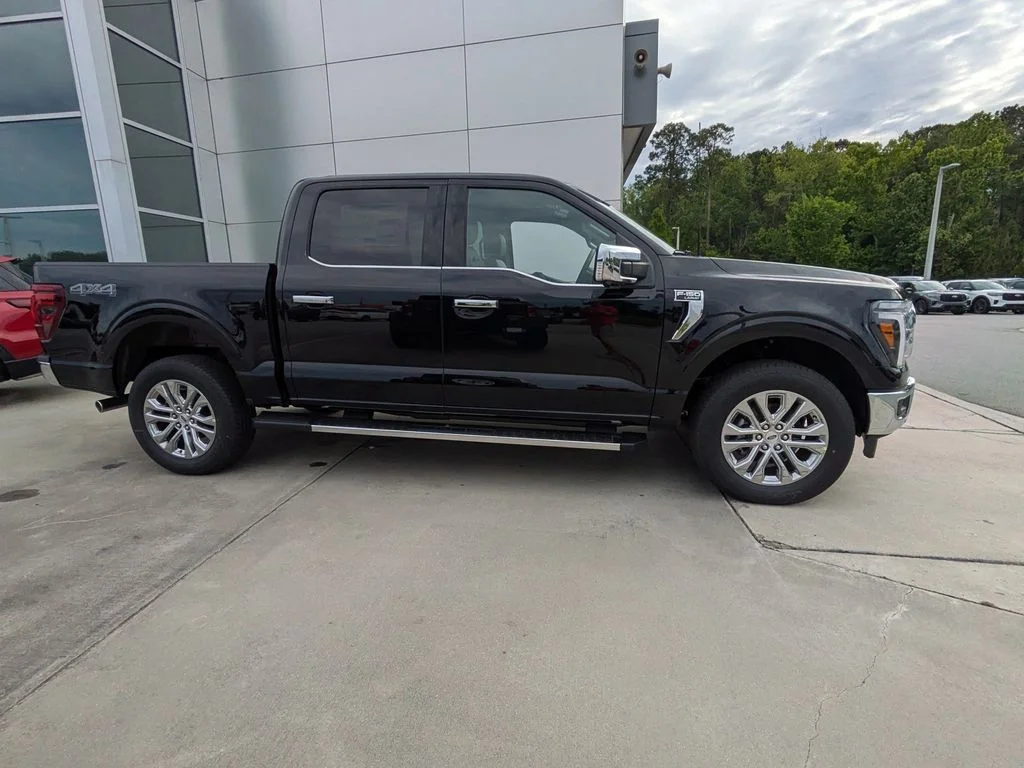 New 2026 Agate Black Metallic Ford Lariat image 3