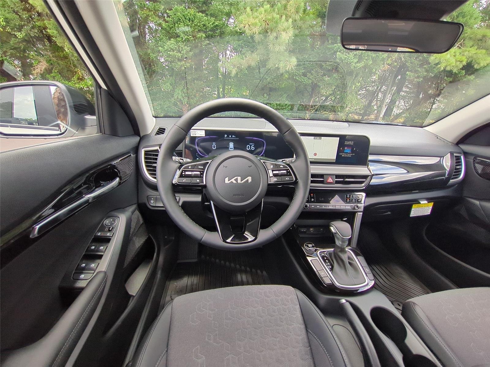 New 2026 Clear White/Black Roof Kia S image 33