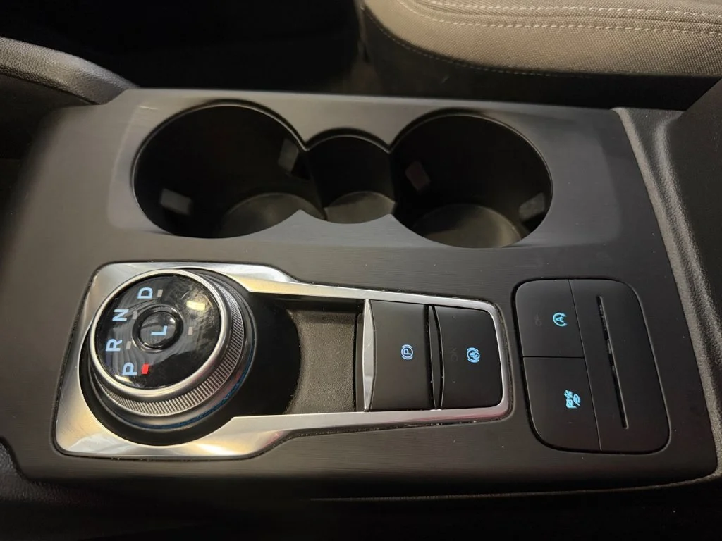 Used 2022 Gray Ford SE image 32